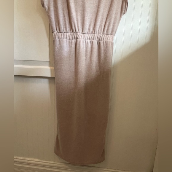 Gilli Dress - Picture 3 of 5